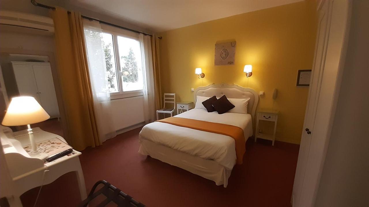 Hotel Du Tricastin Пьерлат Экстерьер фото