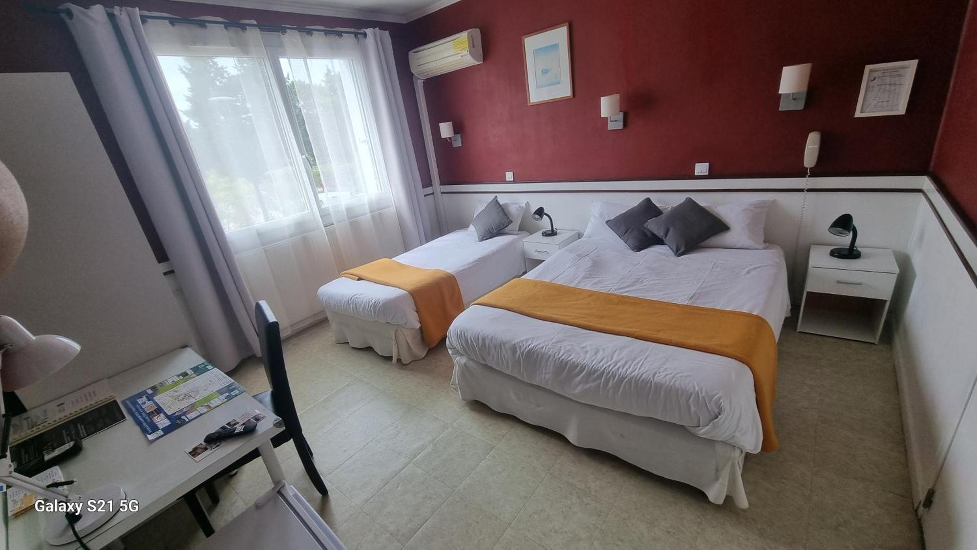 Hotel Du Tricastin Пьерлат Экстерьер фото