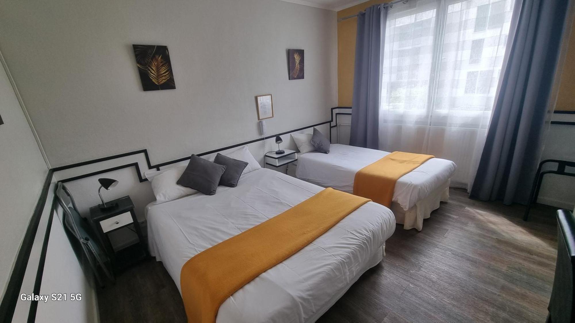 Hotel Du Tricastin Пьерлат Экстерьер фото